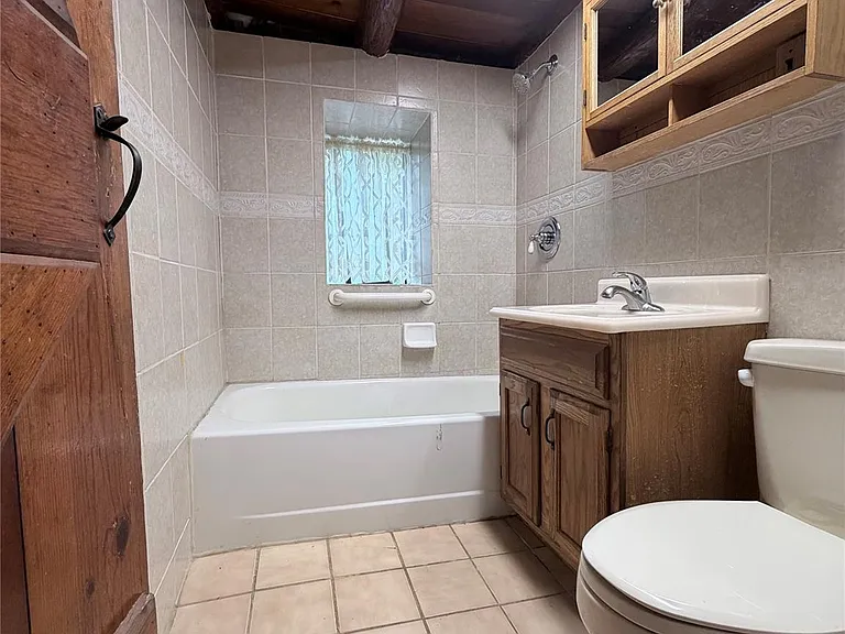 12 Mountainview Rd — Photo 3