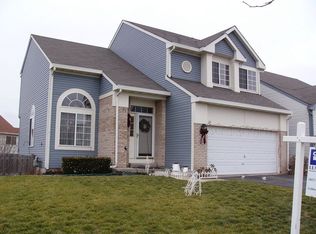 68 W Honeysuckle Dr, Round Lake Beach, IL 60073