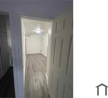 3 bed, $1,300 — Photo 2