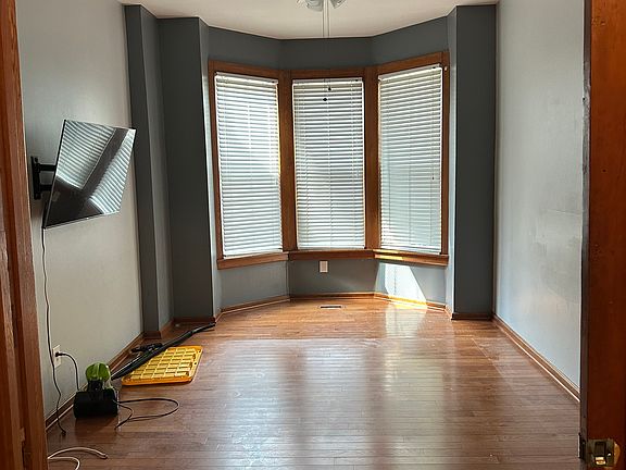 3rd image of 39COTTAG E St #1
