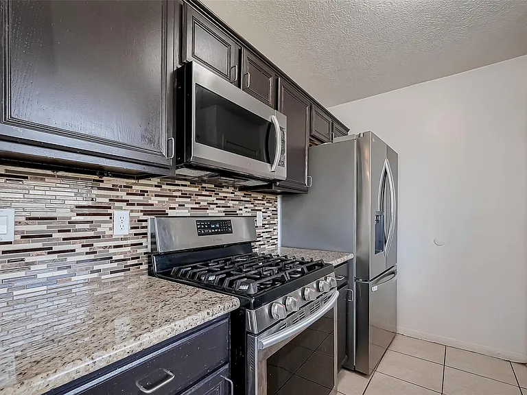 17046 Applecross Ln — Photo 10