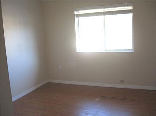 5th image of 18207 Glenmoor Dr
