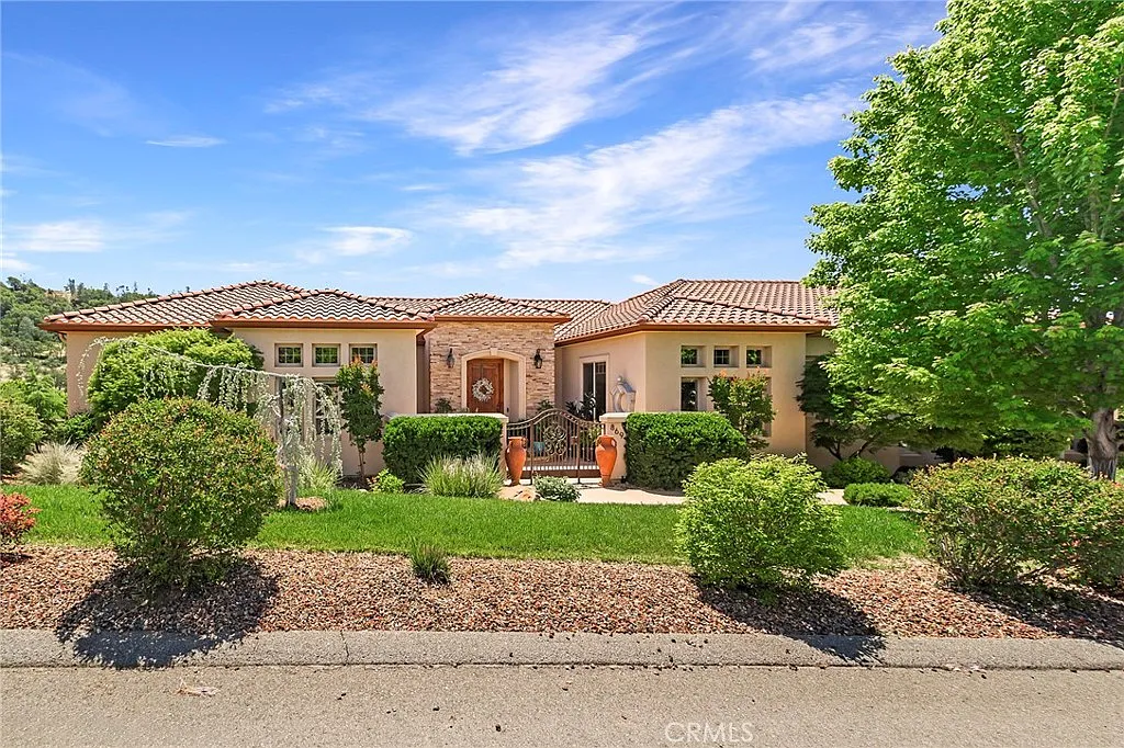 869 Whispering Winds Ln photo 1