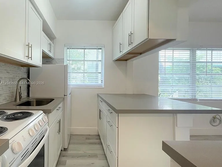 1021 Euclid Ave #9 — Photo 10