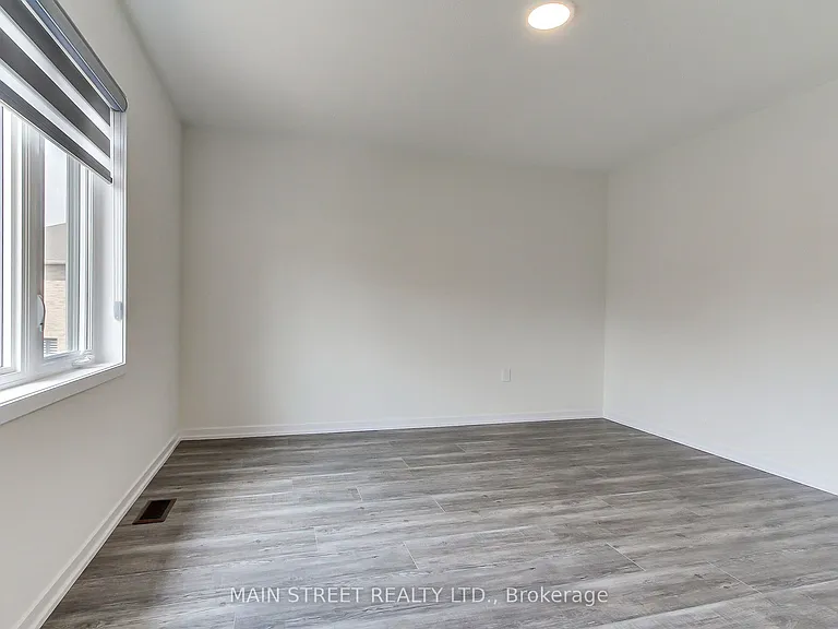 12 Donald Ingram Cres — Photo 28