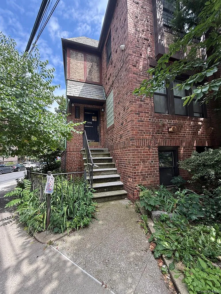 3446 Giles Place — Photo 1