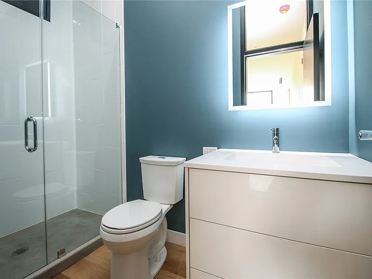 33 Russell St #202 — Photo 18