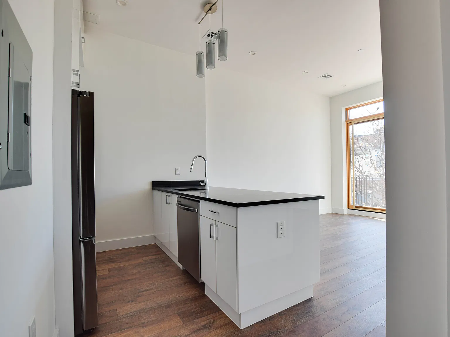 211 Jackson Street — Photo 3