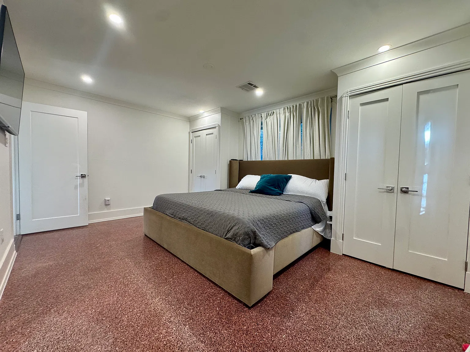 209 Aurora Ave — Photo 4