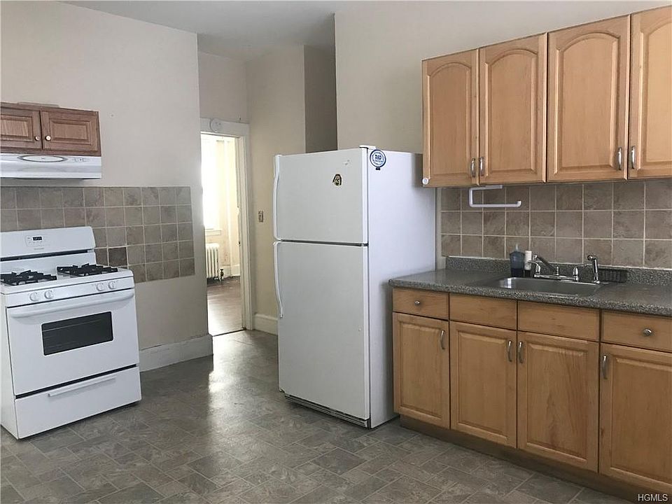 1st image of 51 Washington St APT 1