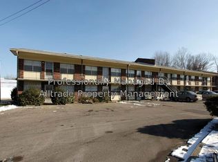 825 Glen Hollow Dr, Louisville, KY 40214