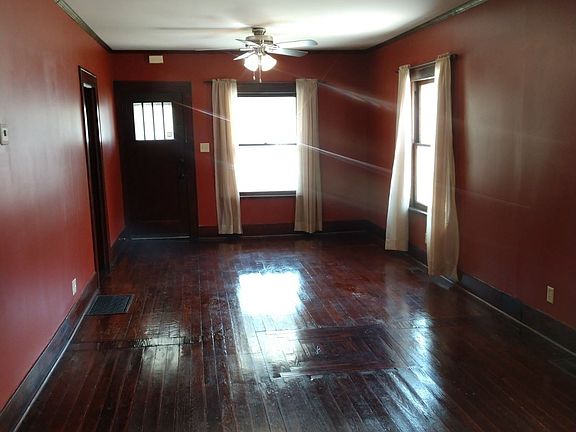 3. 341 N Millwood, Living Room-Dining Room (1)