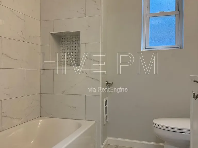 5425 Stewart Ave #4 — Photo 15