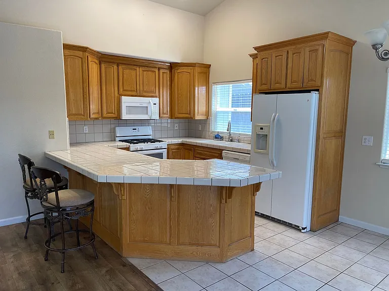 143 Goldenwest Ct — Photo 8