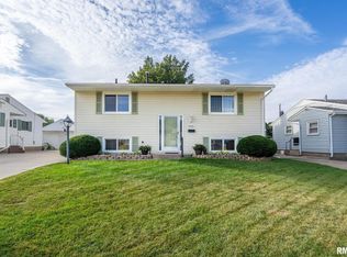 5000 44th Ave, Moline, IL 61265