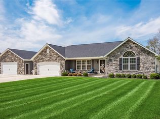 2710 Old Glory Dr, Zanesville, OH 43701