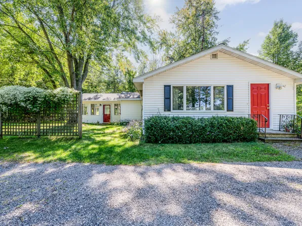 10847 Jericho Rd, Bridgman, MI 49106