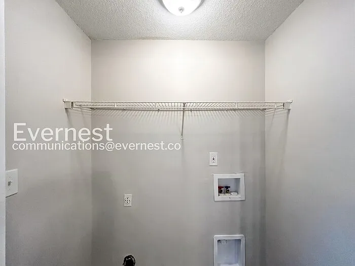 10453 Kristen Dr S — Photo 14