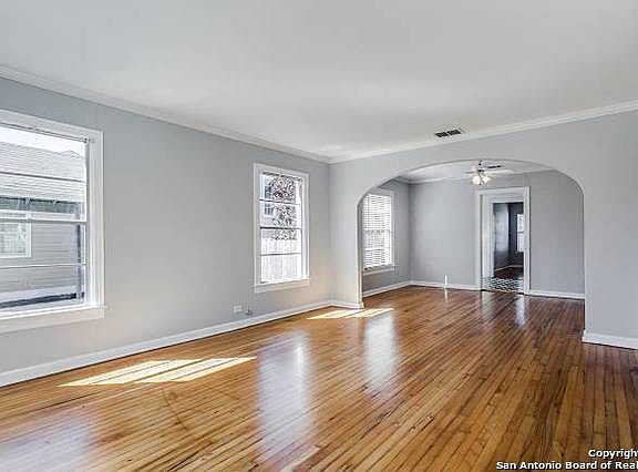 4th image of 121 Bryn Mawr Dr