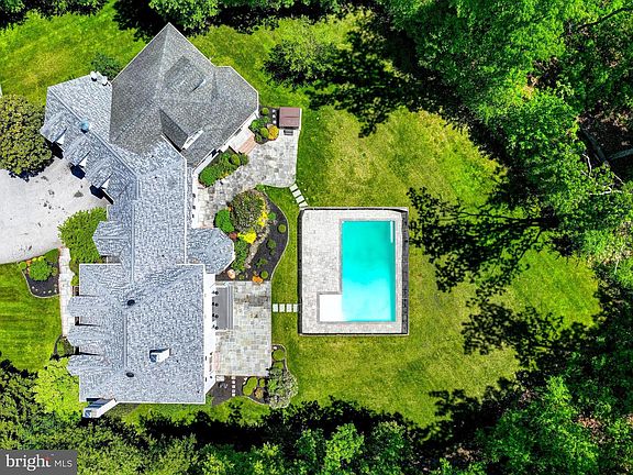 4th image of 1637 Cold Bottom Rd