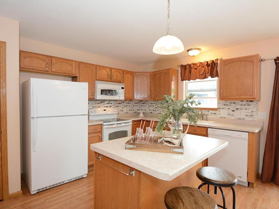 1st image of 1022 Badger Dr