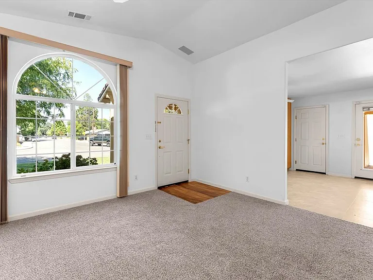 2863 Sandstone Dr — Photo 5