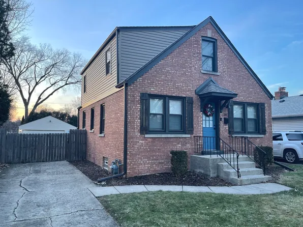 30 N Summit Ave, Villa Park, IL 60181