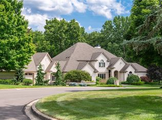 4648 Schrubb Dr, Dayton, OH 45429