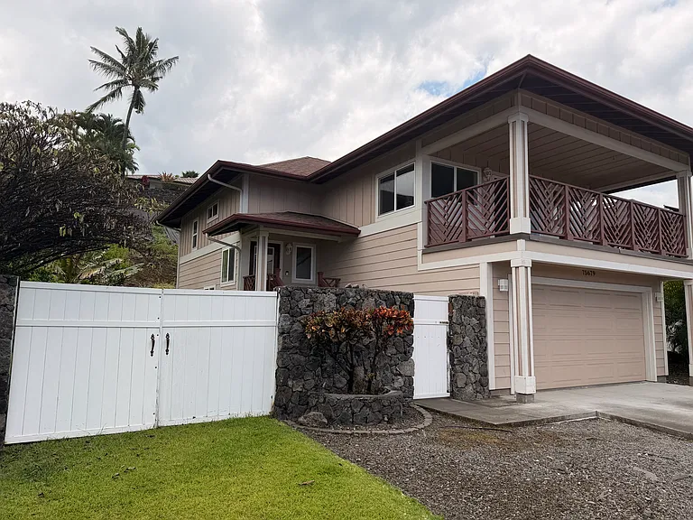 75-679 Lalii Pl — Photo 1