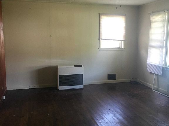 2nd image of 111 Hyatt St