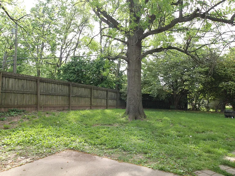 2015 Garden Springs Dr — Photo 18