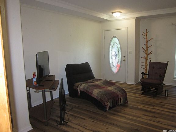2nd image of 102 S Robin Hill View