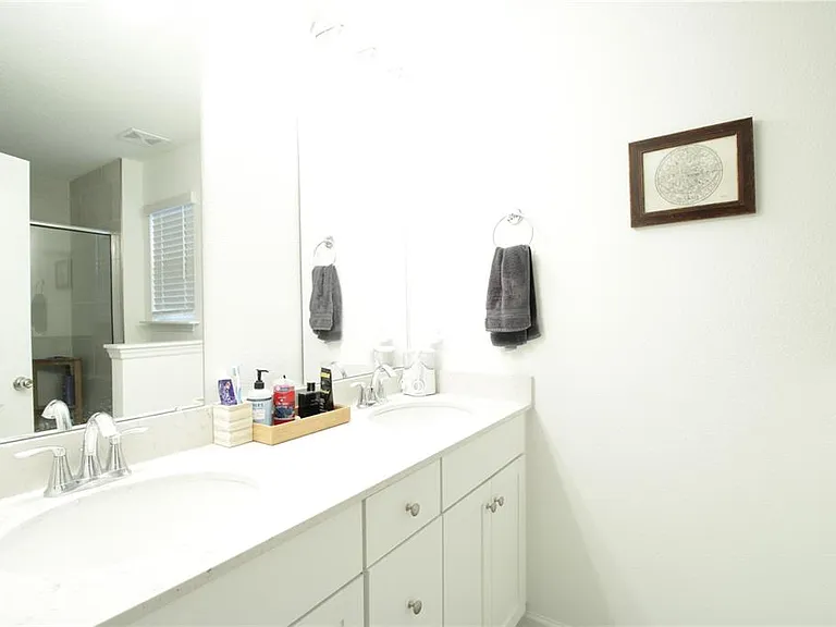 729 NW 126th Ter — Photo 11