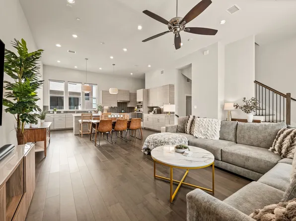 381 E Greenbriar Ln #502, Dallas, TX 75203