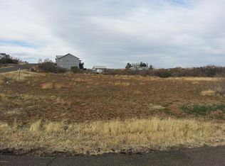 17886 E Hummingbird Ln, Mayer, AZ 86333