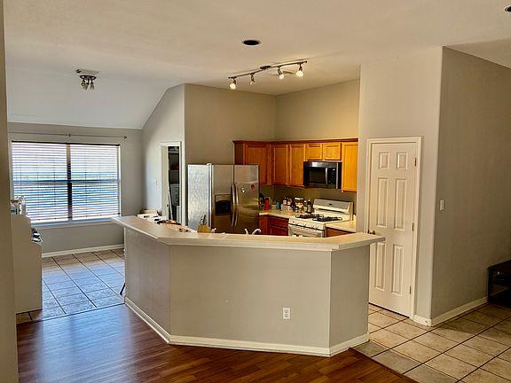 3rd image of 9006 Sommerland Way