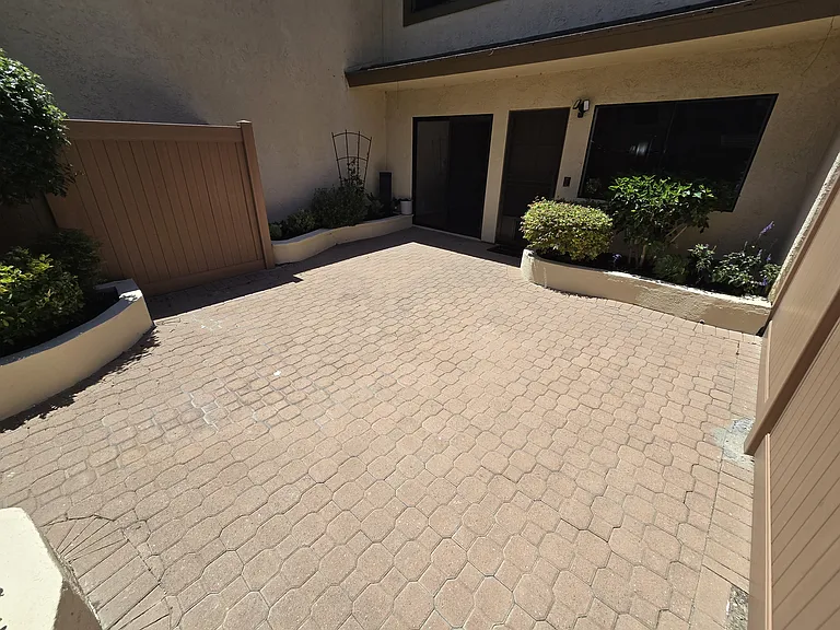 624 Thoreau Ln — Photo 22
