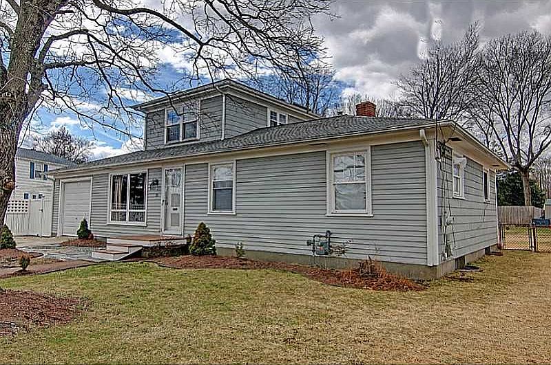 2nd image of 18 Meadowcrest Dr