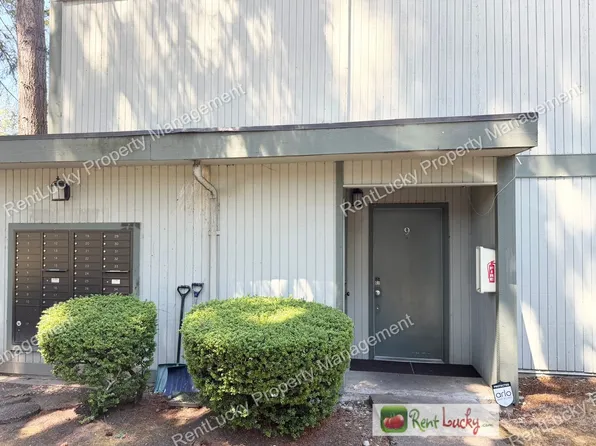 1003 S 308th St APT 9, Federal Way, WA 98003