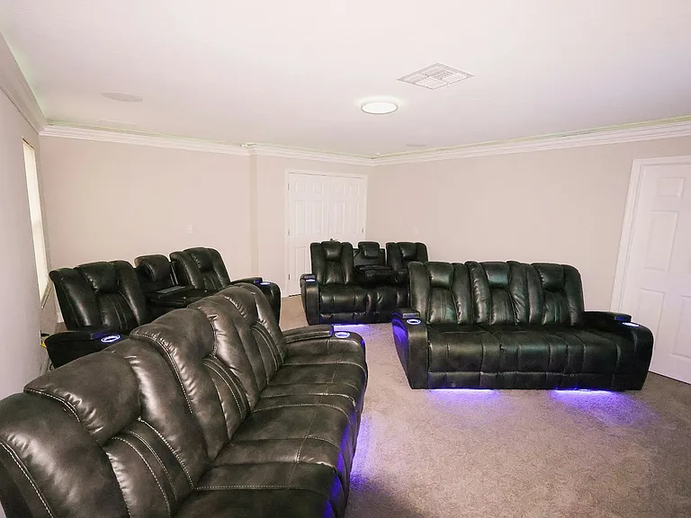 9841 Cabernet Ave — Photo 55