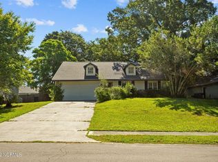 308 Preakness Ln, Sneads Ferry, NC 28460