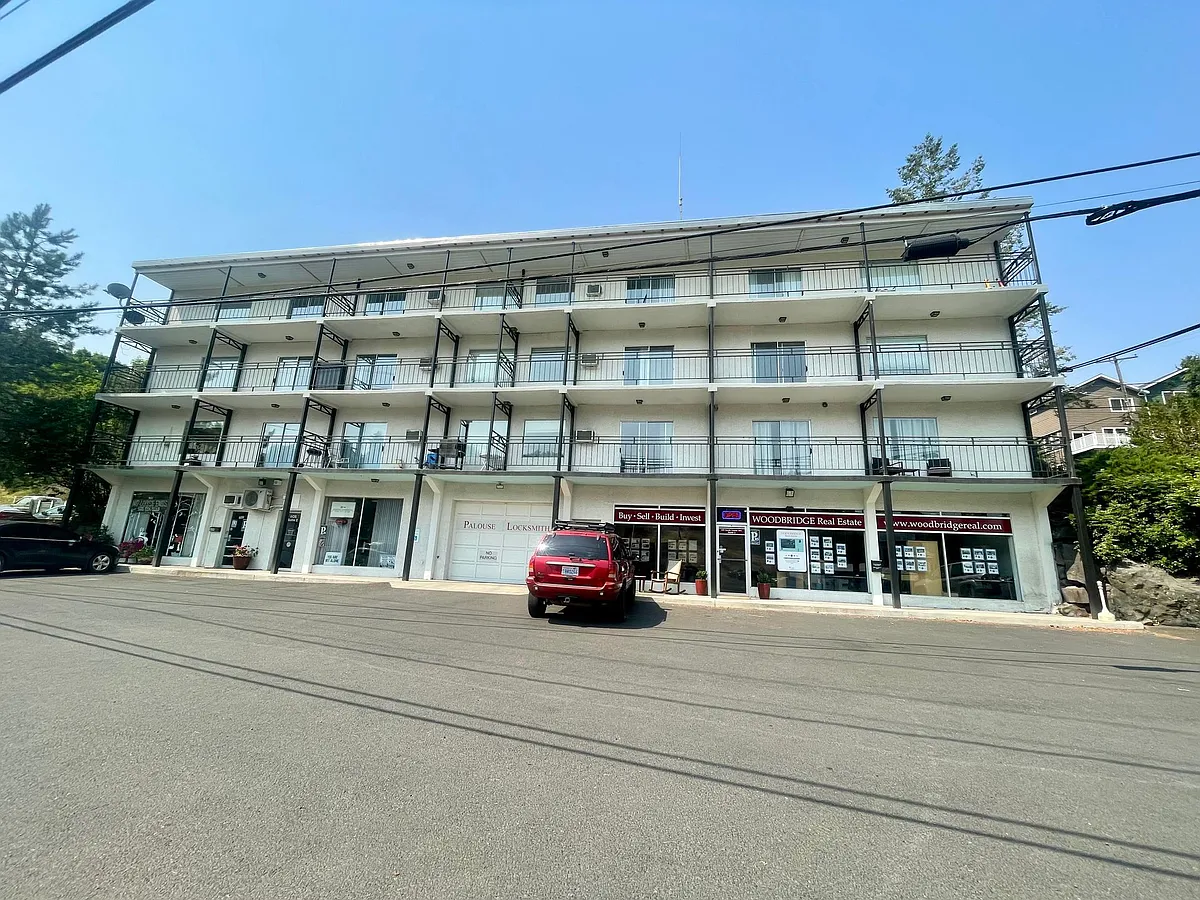 Building Photo - 605 S Grand Ave