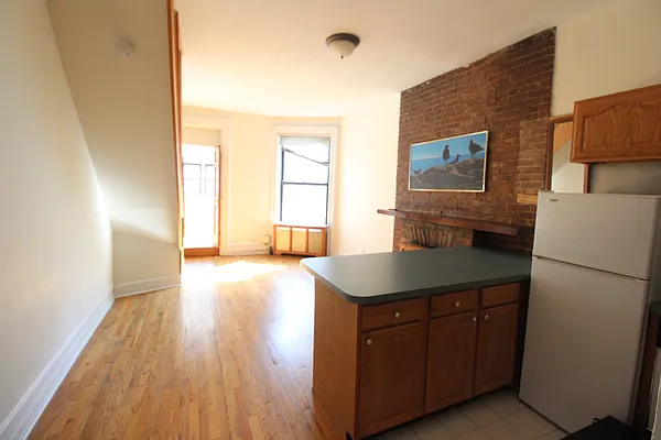 Rented by Luxor Homes & Investment Realty | media 30