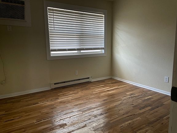 3rd image of 946 W Ocean View Ave #16