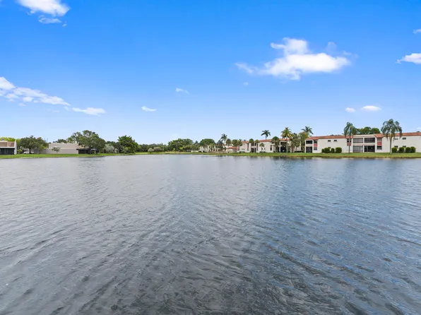 900 COLONY POINT Circle #511, Pembroke Pines, FL 33026