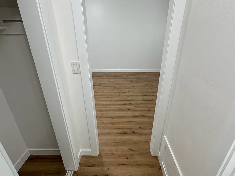 3243 E 10th St #6 — Photo 10
