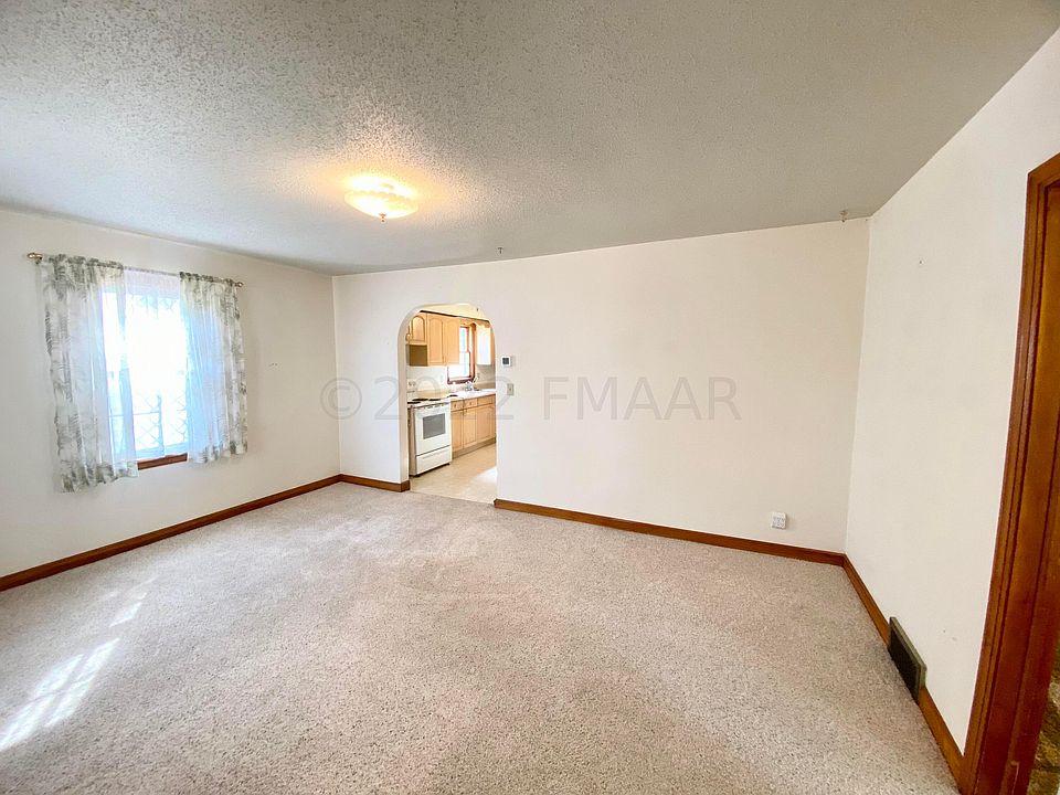 554 5th St, Wyndmere, ND 58081 Zillow