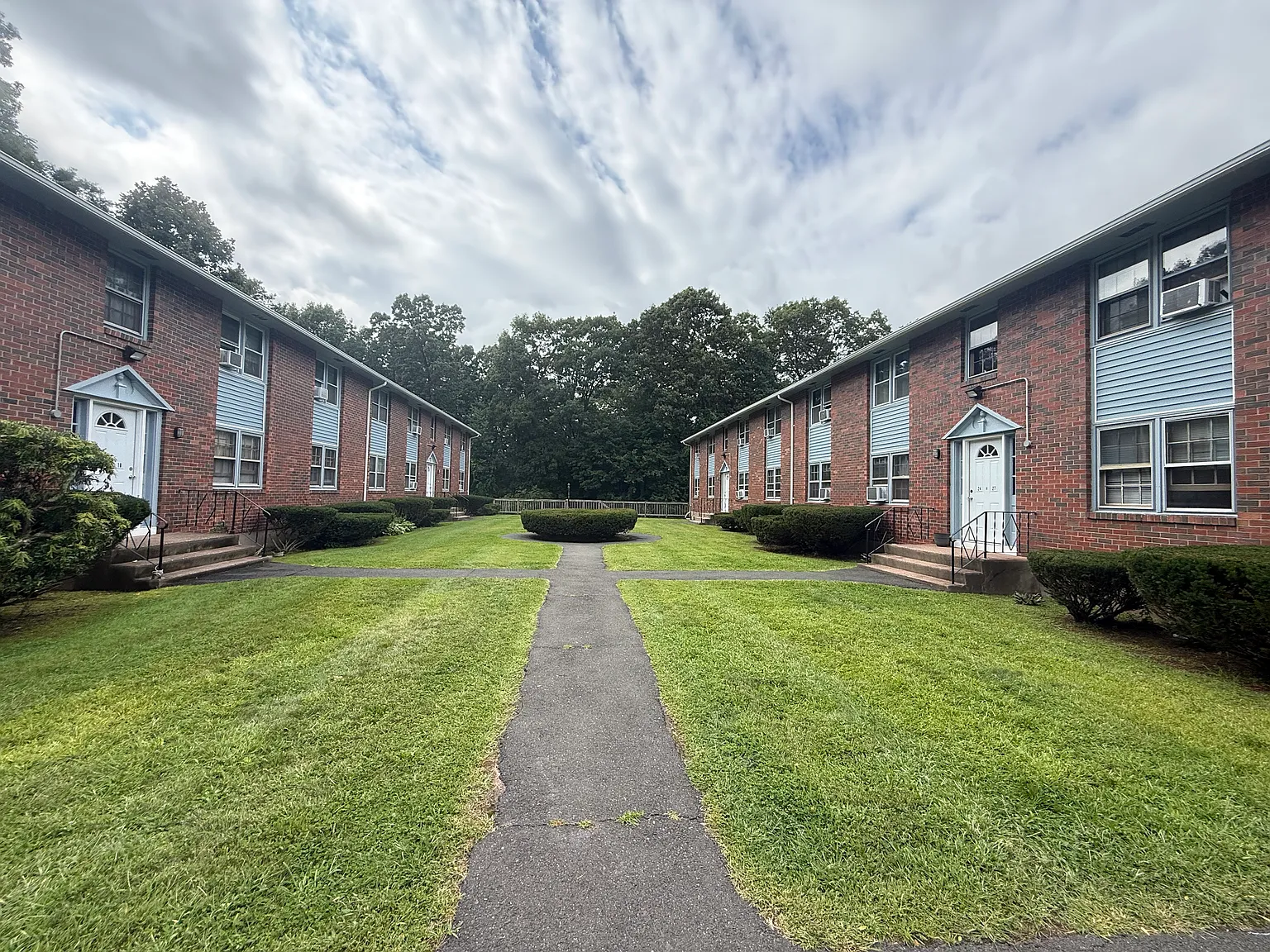 1 bed, 700 sqft, $1,350 — Photo 3