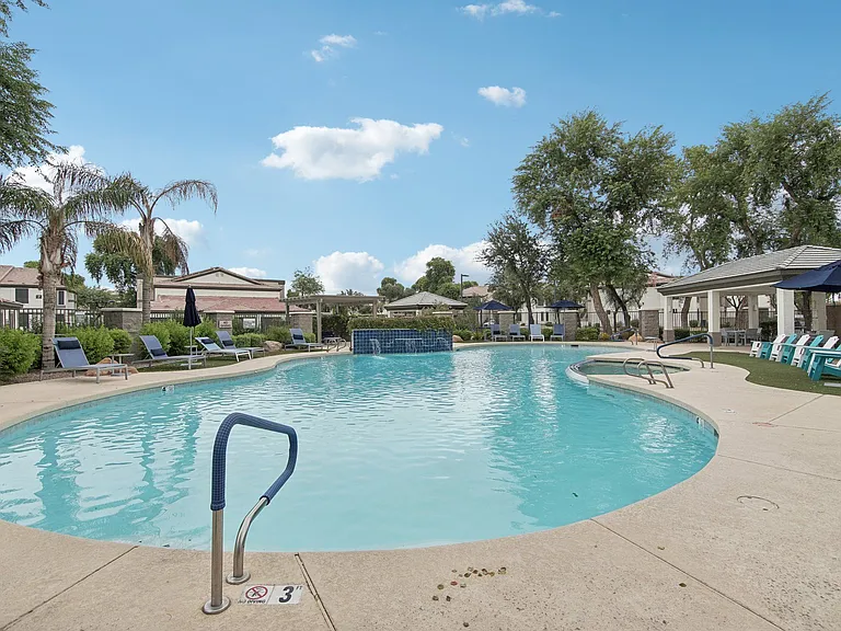 Biscayne Bay Apartments — Photo 10