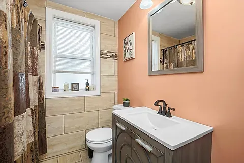 Building Photo - 4906 W Arthington St #1